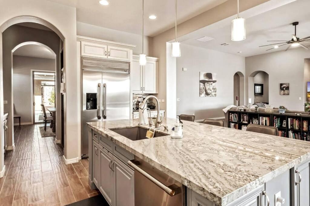 Phoenix Home With Heated Pool, Desert Views & Hot Tub Anthem エクステリア 写真